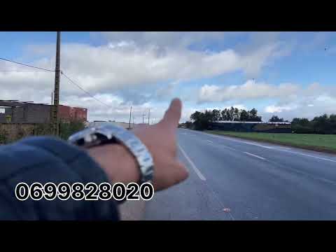 فيرمة مسجلة ومحفظة للبيع على الطريق المعبدة مباشرة نواحي بنسليمان📍🇲🇦فيها دار و كوري و بعض الأشجار 1